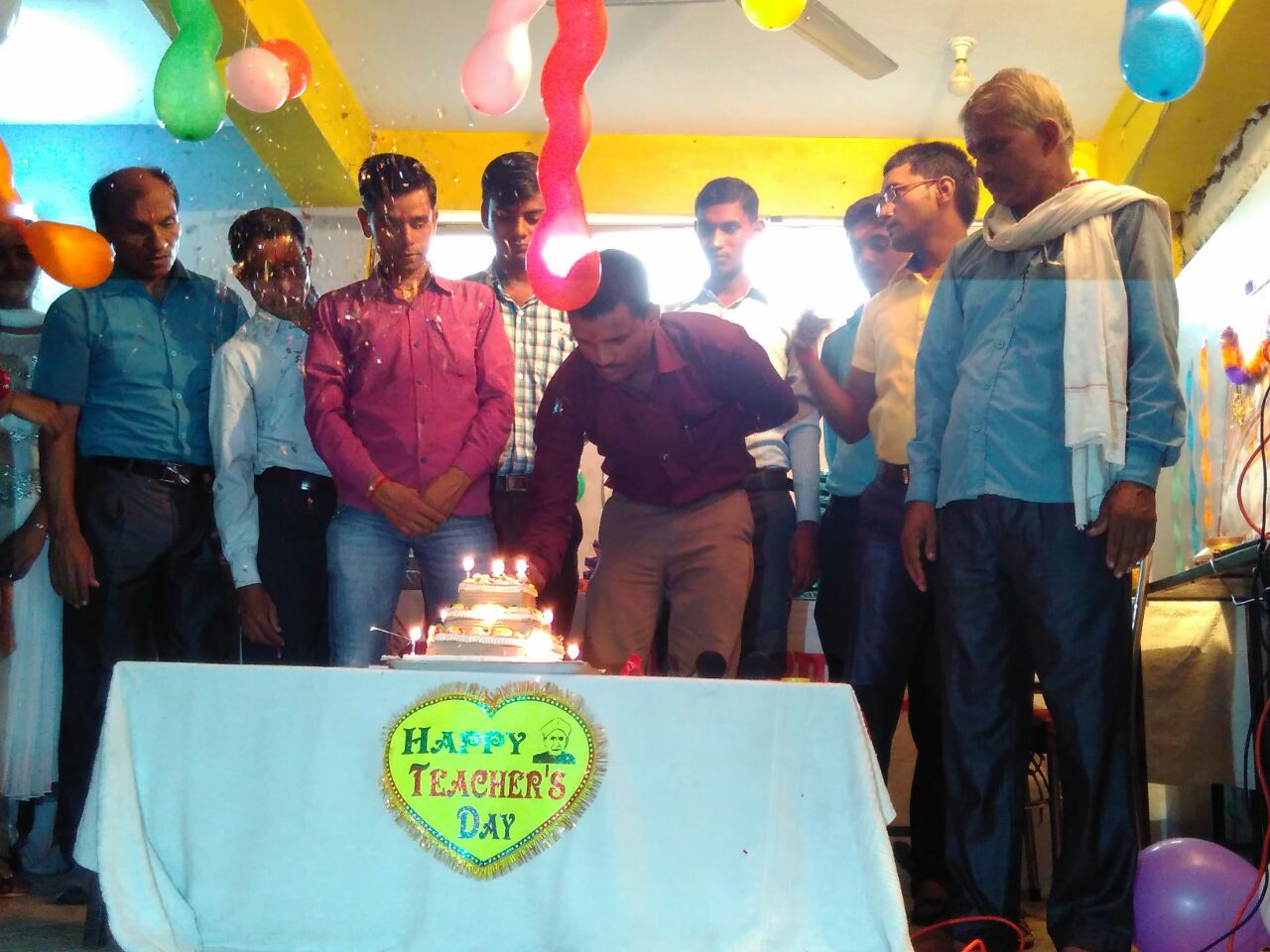 शिक्षक दिवस: बच्चों ने प्रस्तुत किया स्वागत गीत