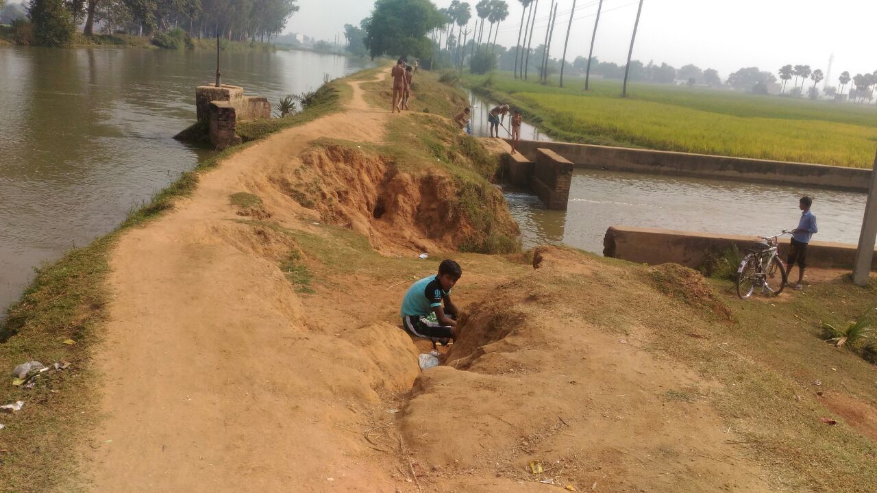 खतरे का सबब बन चूका नहर