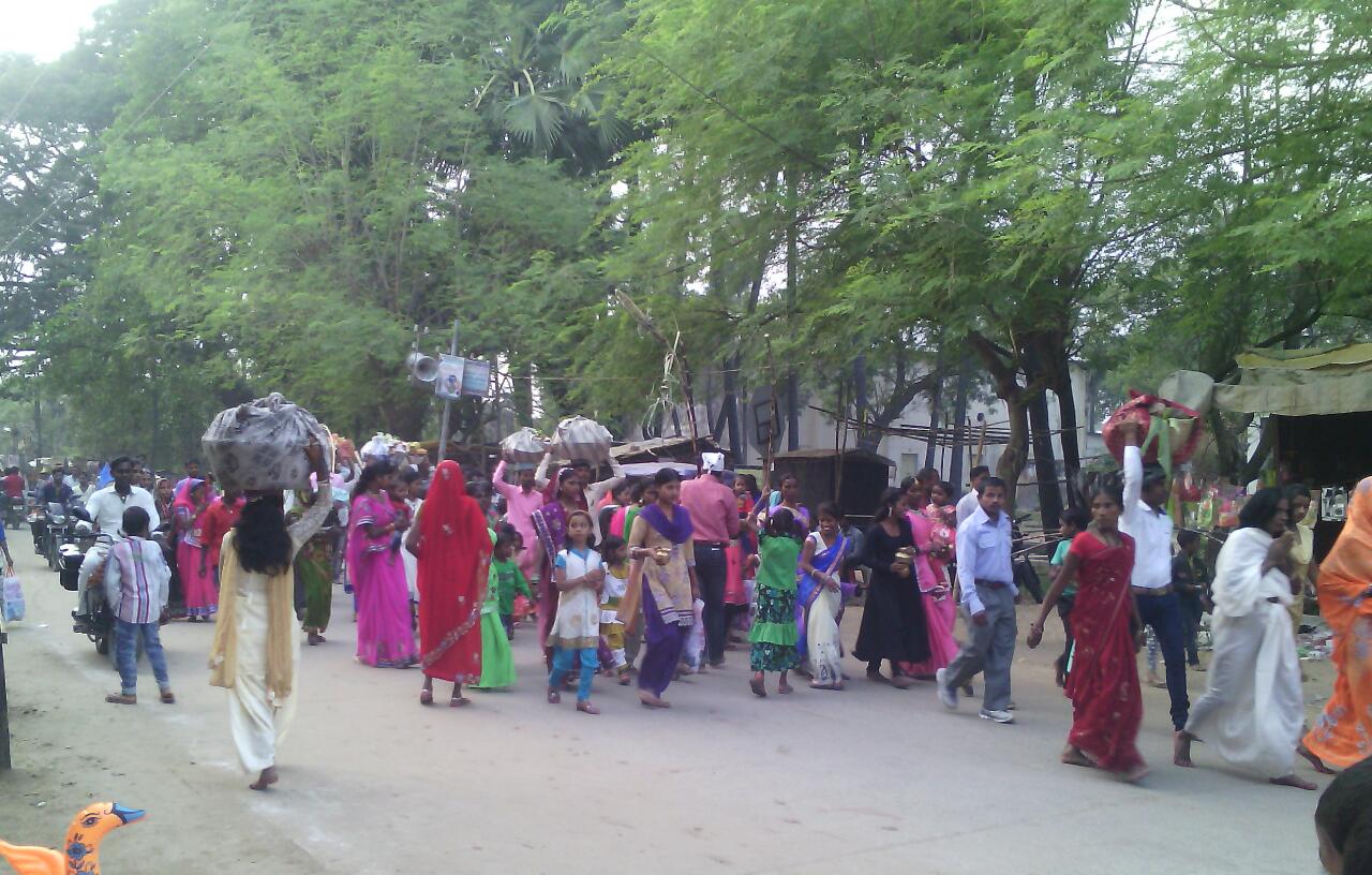 छठ की गीत से भक्तिमय हुआ शहर