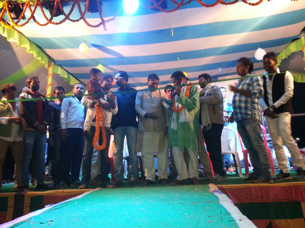 छोटू छलिया के “बैठत न रहे खटिया” पर झूम उठे लोग