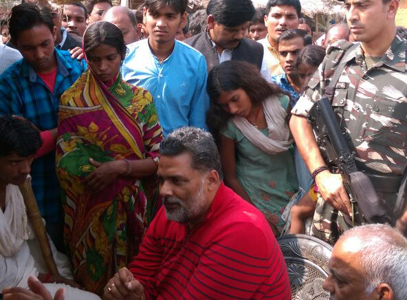 देवकुंड जाकर पप्पू यादव मृतक परिवार से मिले