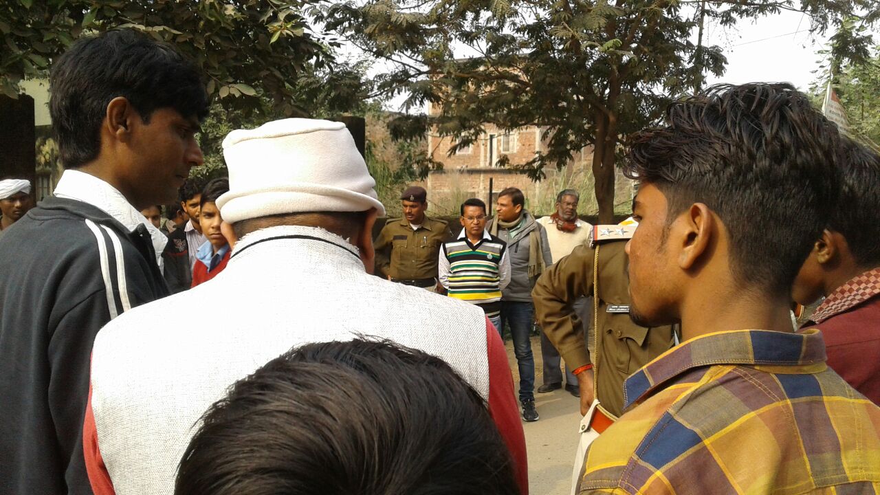 बिना हेल्मेट और ट्रिप्प्ल लोडिंग वालों की कटी चालान