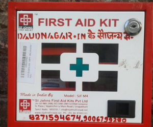 फर्स्ट एड किट से मिल रहा लाभ, अन्य स्थानों पर लगाने का हो रहा चयन