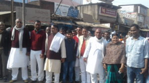 राजनीतिक दलों ने किया मानव श्रृंखला में सहयोग