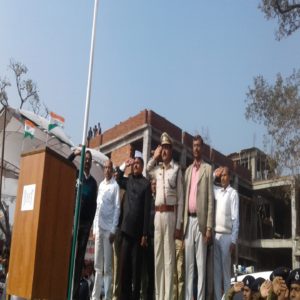 अधिकार के साथ-साथ कर्तव्य को भी रखें याद