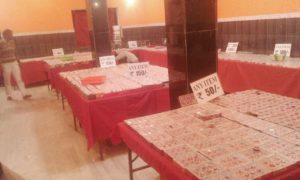 आर्टिफिसियल ज्वेलरी की लगी दूकान, कम दरों में है उपलब्ध