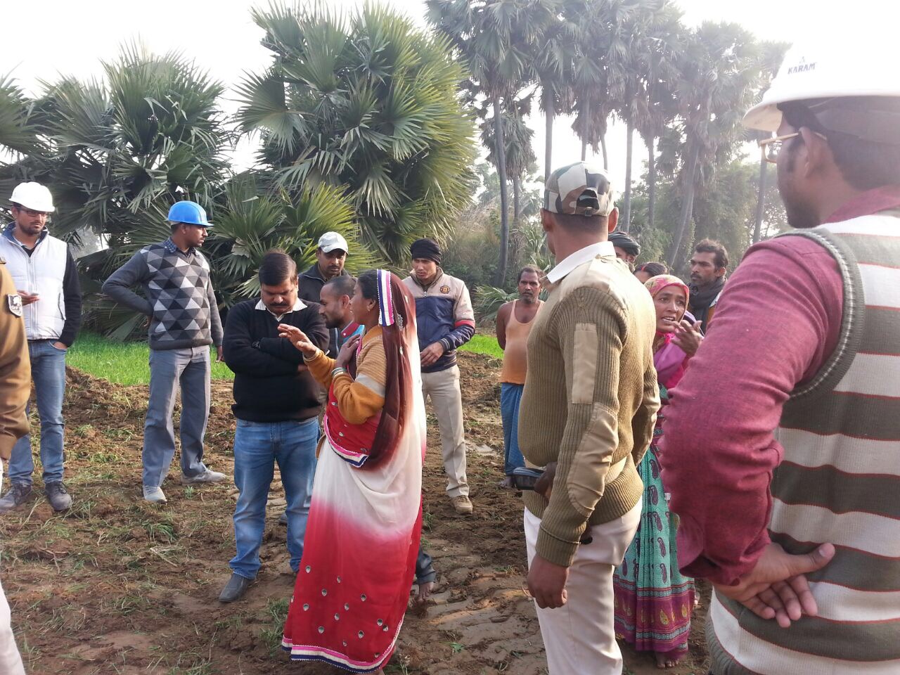 किसानों द्वारा विरोध प्रदर्शन- प्रशासन ने मामले को शांत कराया