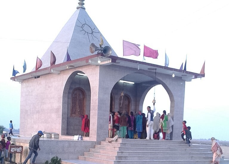 सोन तटीय मंदिर में साप्ताहिक महाआरती का हुआ आयोजन