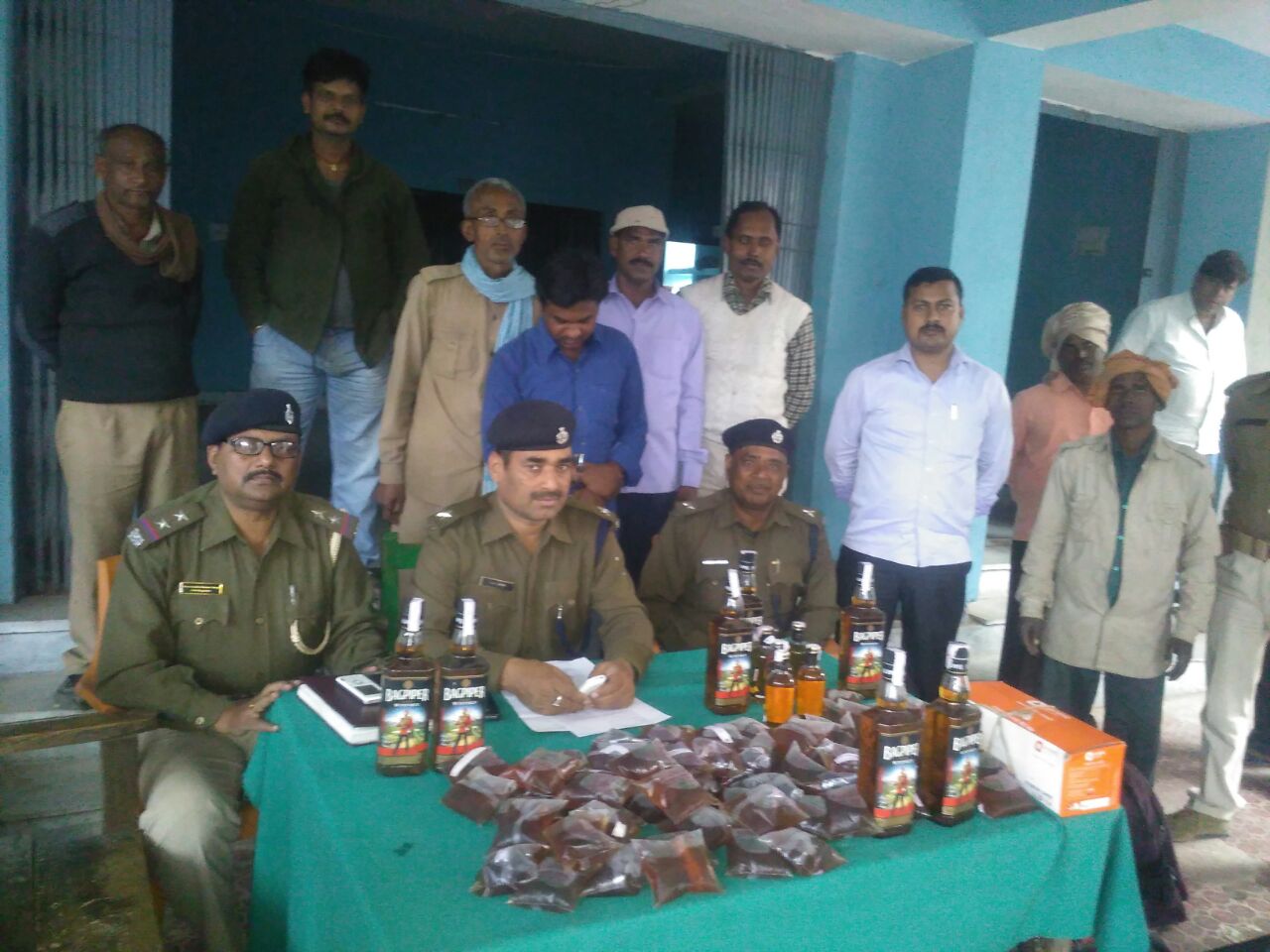 भारी मात्रा में शराब के साथ एक गिरफ्तार।