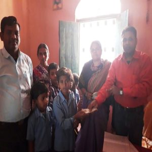 छात्र-छात्राओं को वितरित किया गया छात्रवृति राशि