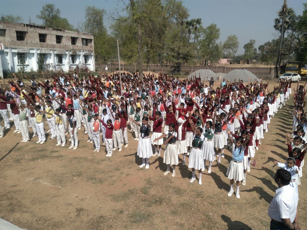 पढते समय पढिये और सोते समय सोइये।