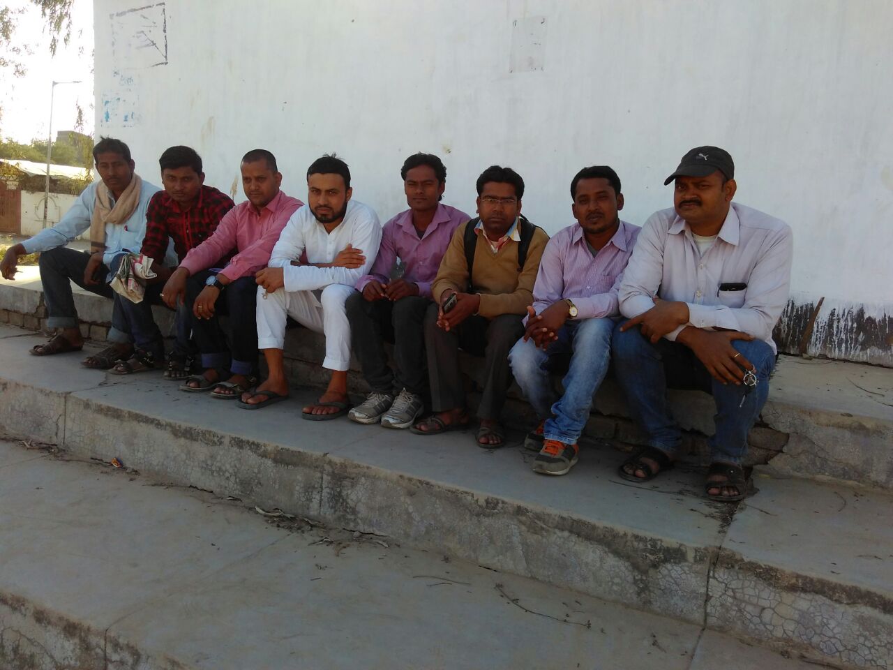 पिछले छः महीने से नही मिल पाया है वेतन