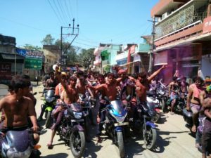 शराबबंदी के बाद पहली होली,निकला मोटर साईकिल जुलुस