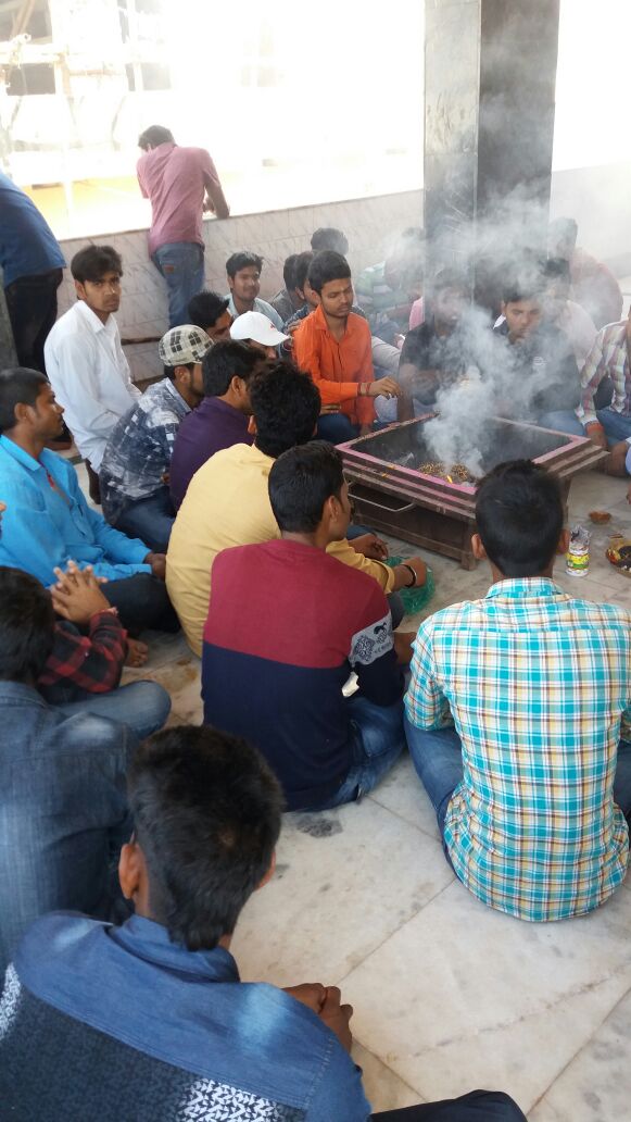 हवन – पुजन करके भगवान से जीत के लिए दुआ मांगा 