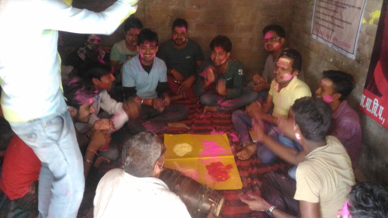 होली मिलन का आयोजन सामाजिक सद्भावना का परिचय- आर्य केशरी