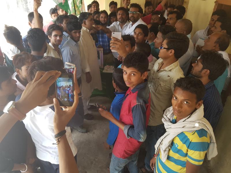 महादलितों को कराया गया भोजन