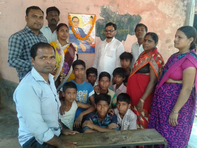 डॉ० भीमराव अम्बेडकर की जयंती समारोह आयोजित कर श्रद्धा-सुमन समर्पित किया गया