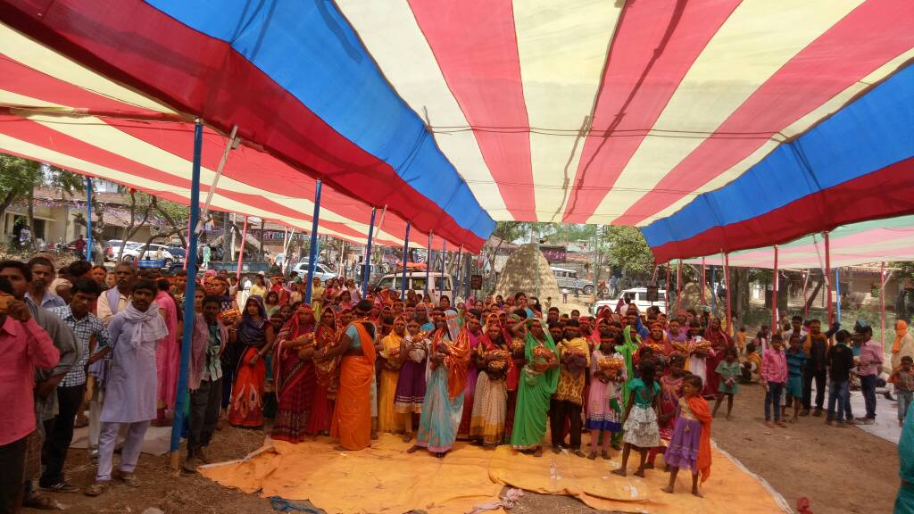 जलभरी यात्रा में उमड़ी श्रद्धालुओं की भीड़