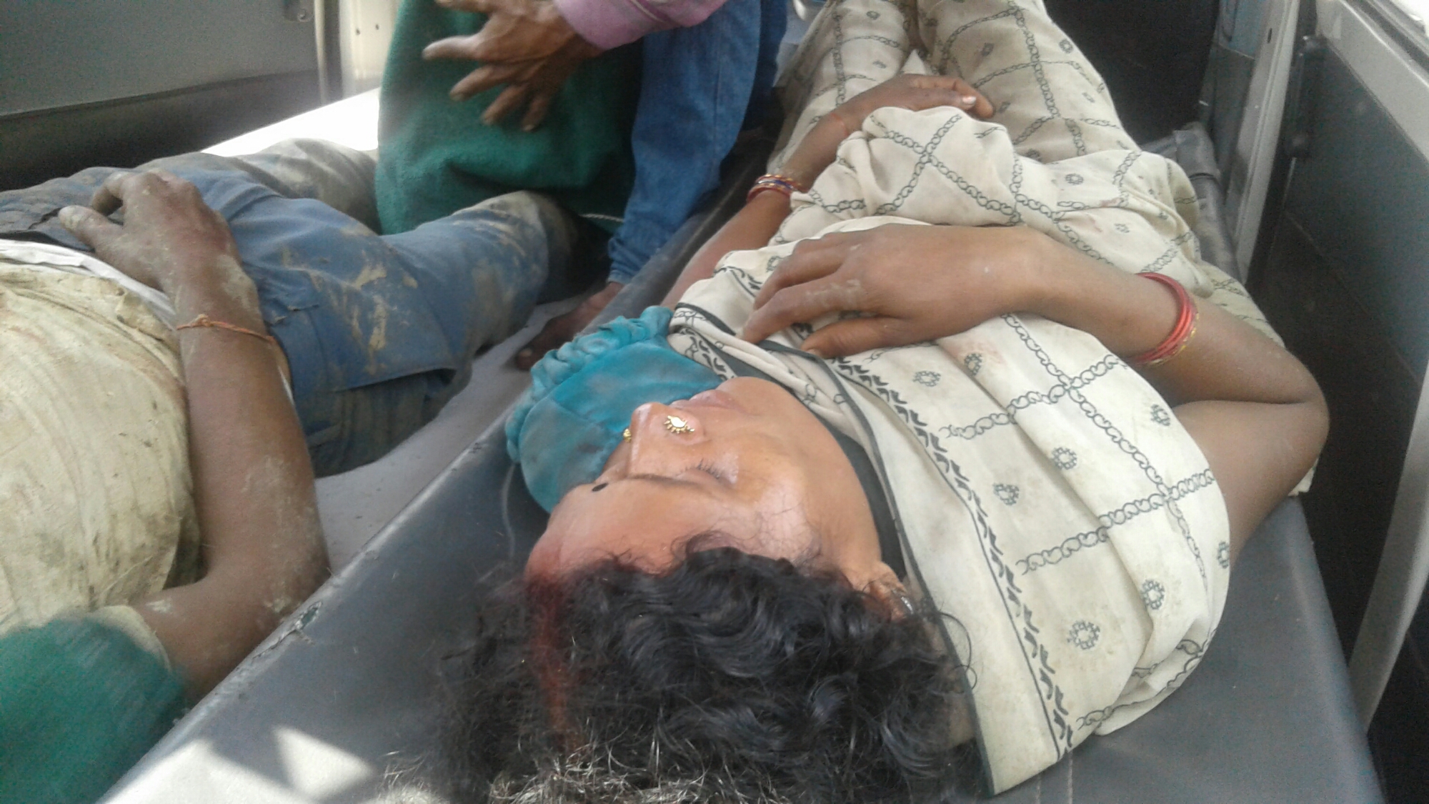 आॅटो पलटने से नौ जख्मी, तीन रेफर