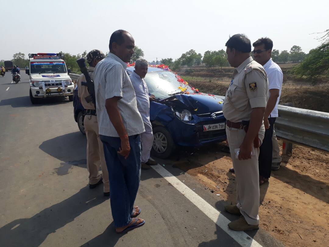 दो वाहनों की टक्कर में दूल्हे समेत पांच जख्मी 