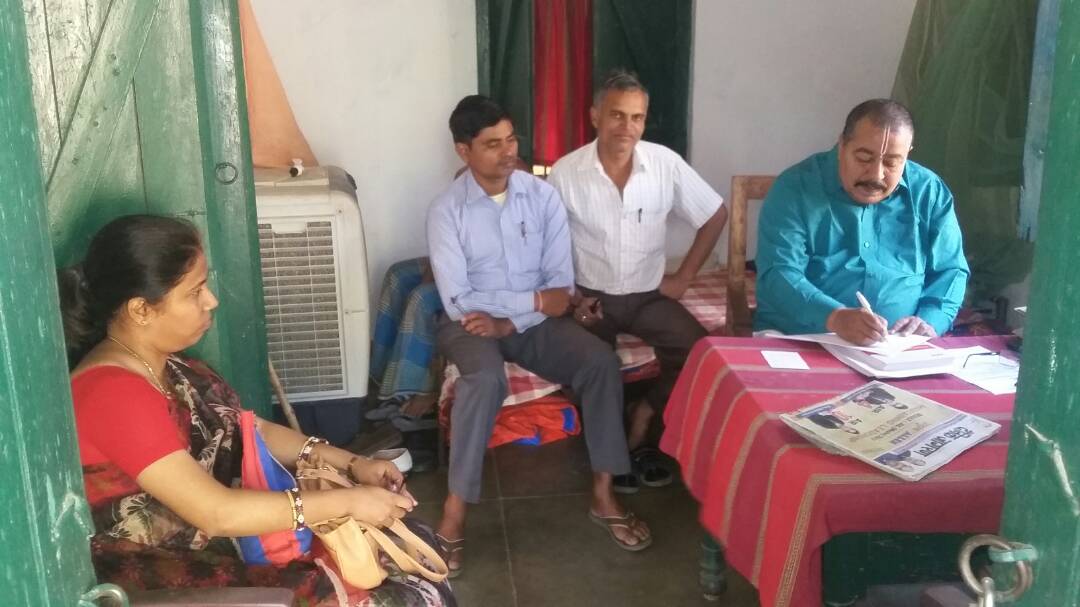 शिष्टमंडल ने समस्याओं से बीइओ को कराया अवगत।