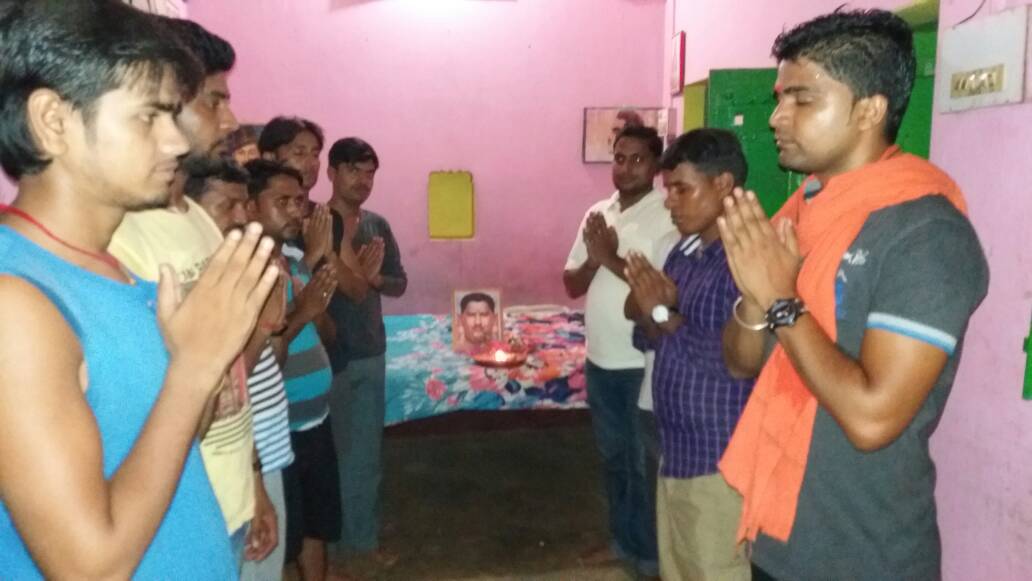 अमर शहीद पंडित रामप्रसाद बिस्मिल की जन्म जयंती के अवसर पर किया गया पुष्पांजली कार्यक्रम 