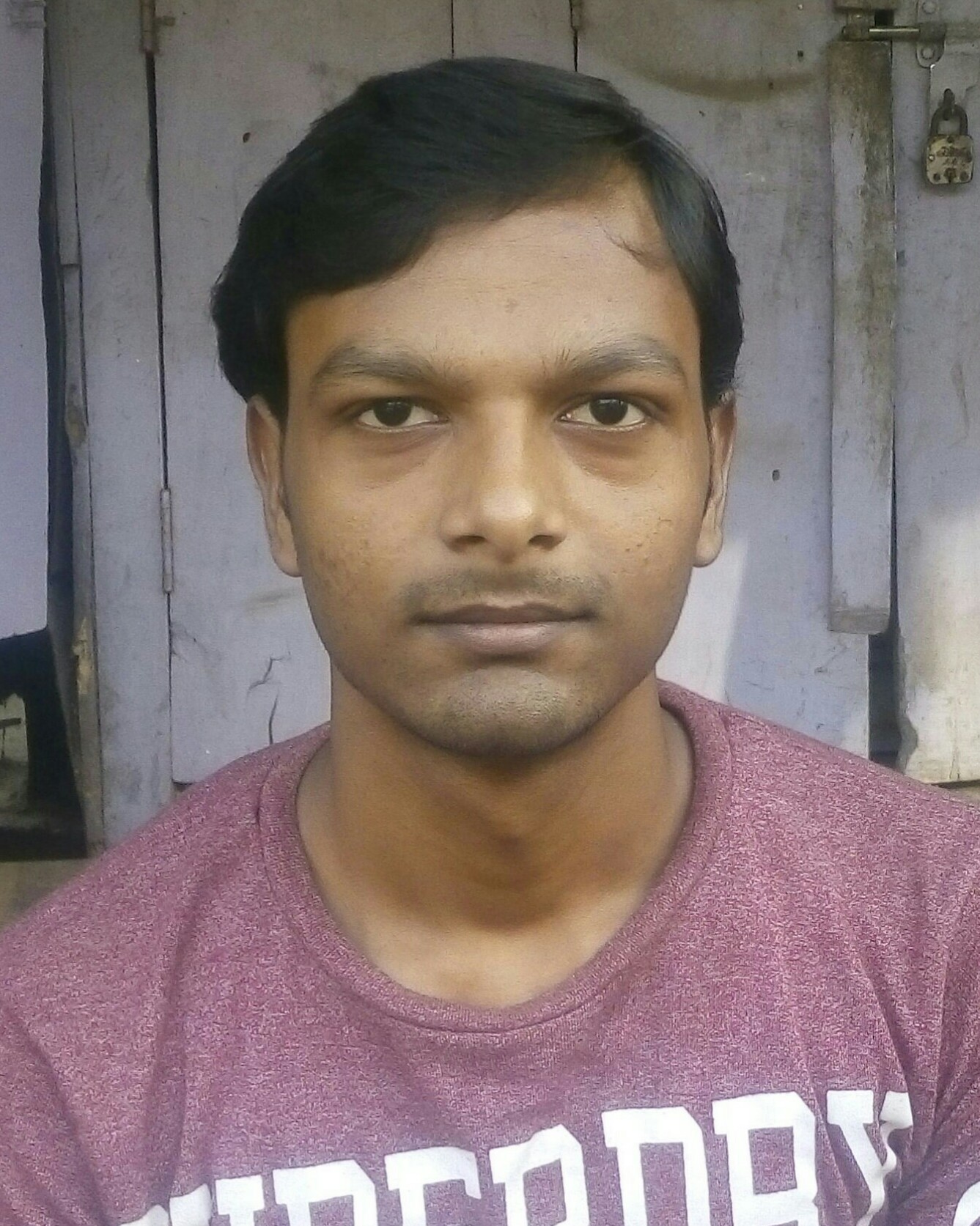  एक मजदूर के बेटे ने अपनी प्रतिभा के बल पर लाया जिले में नौवां स्थान