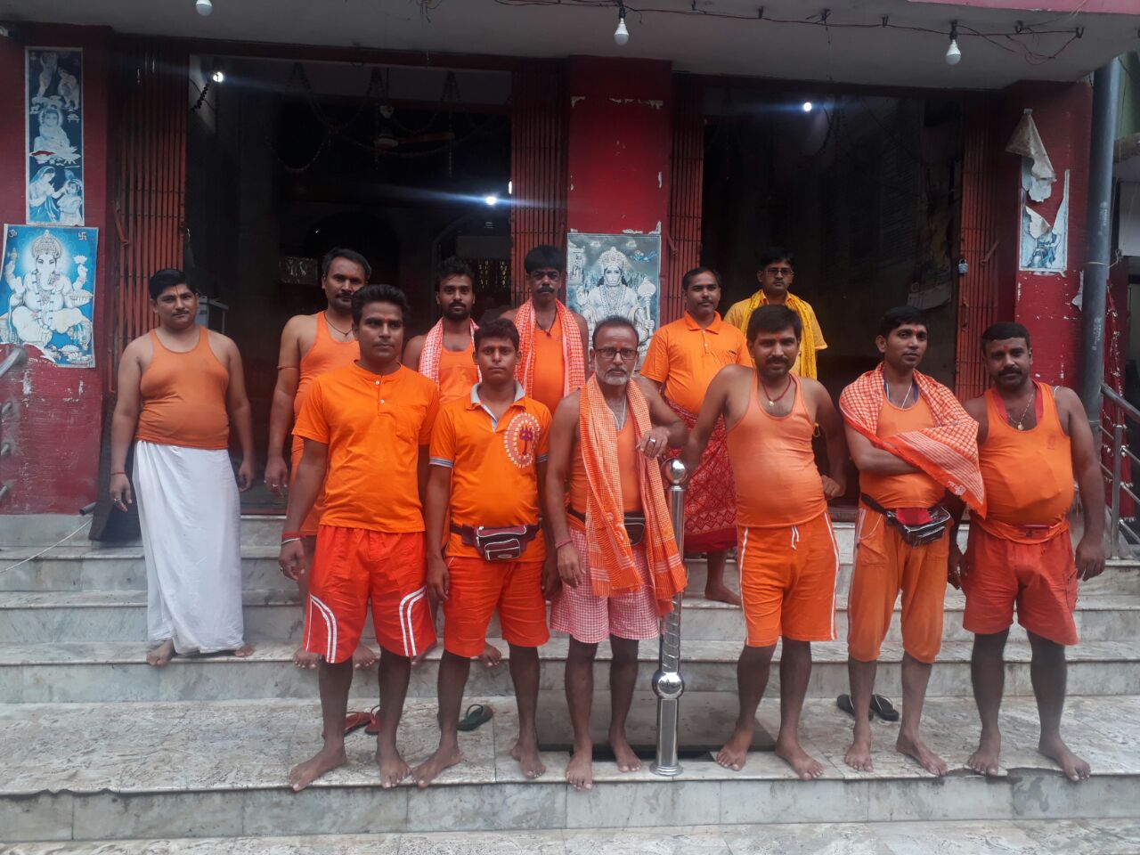 कांवरियों का जत्था बाबा धाम के लिए हुआ रवाना