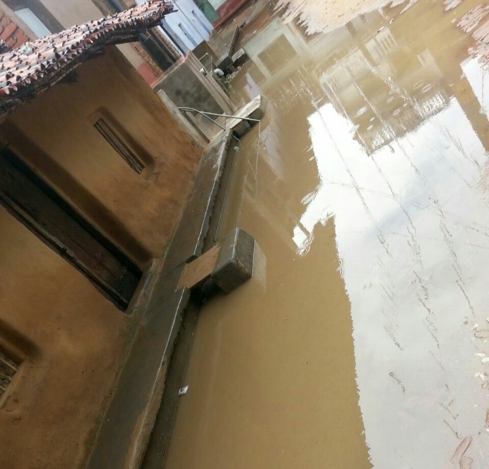 बारिश होते ही खुल जाती है पोल