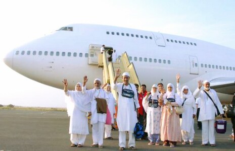 हज़ के लिए सऊदी अरब रवाना हुए हज़यात्री