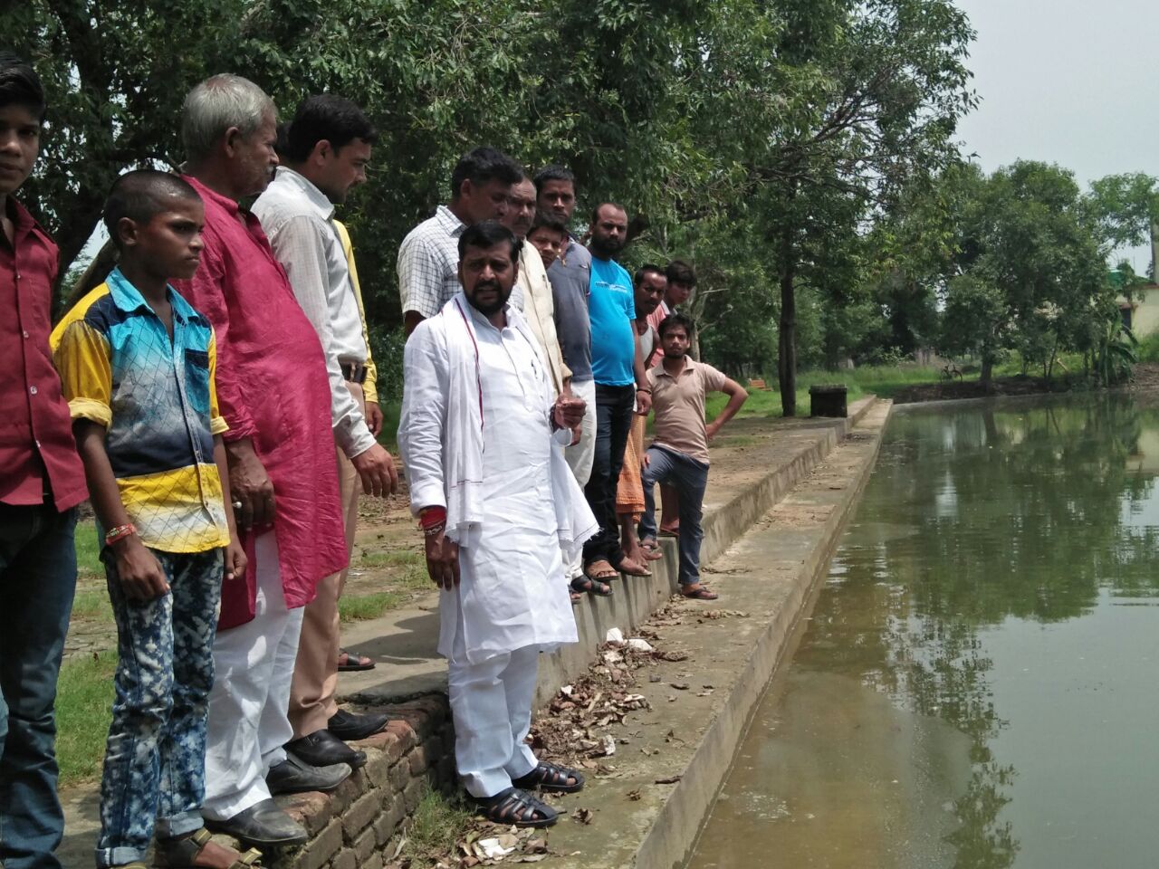 सूर्यमंदिर का सौंदर्यीकरण करने हेतु जनप्रतिनिधि  भी बढ़ चढ़ कर भाग ले