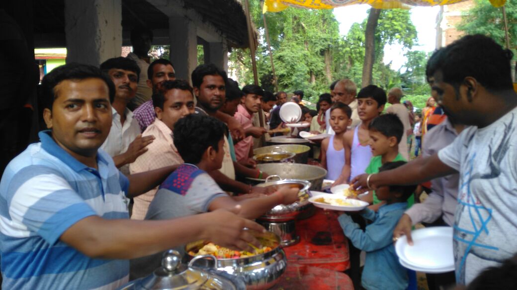 धूमधाम से मनी भगवान श्रीकृष्ण की छठी