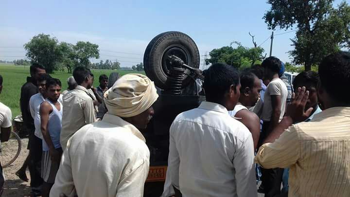 ऑटो पलटने से  छह लोग जख्मी