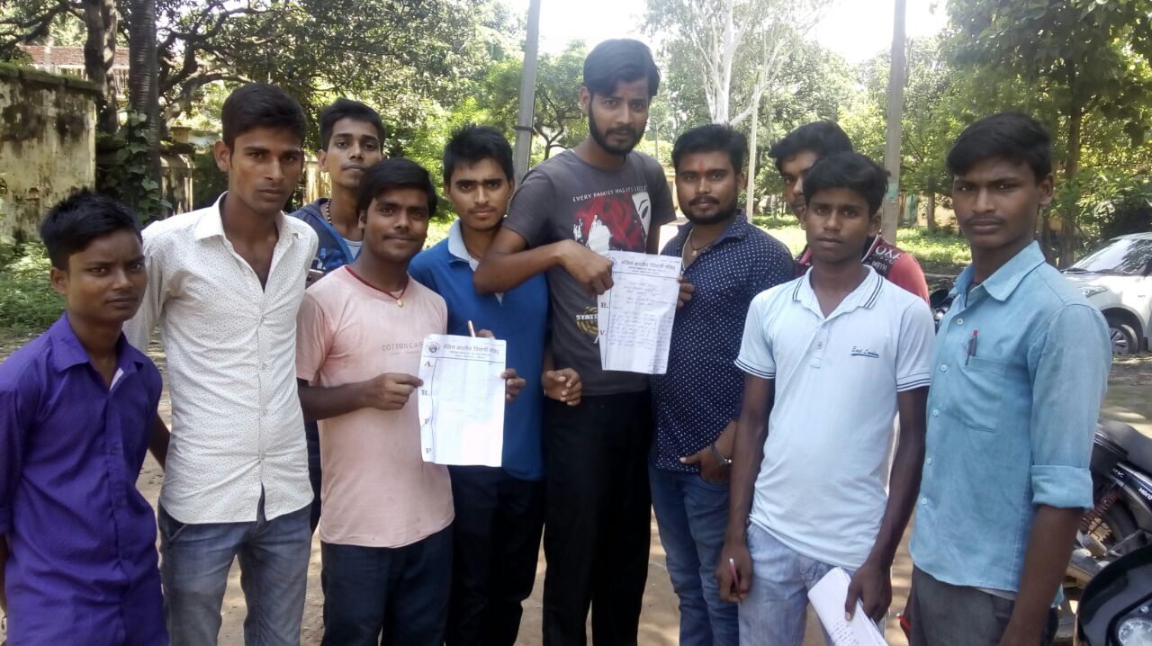 सार्वजनिक शौचालय बनाने की उठाई मांग