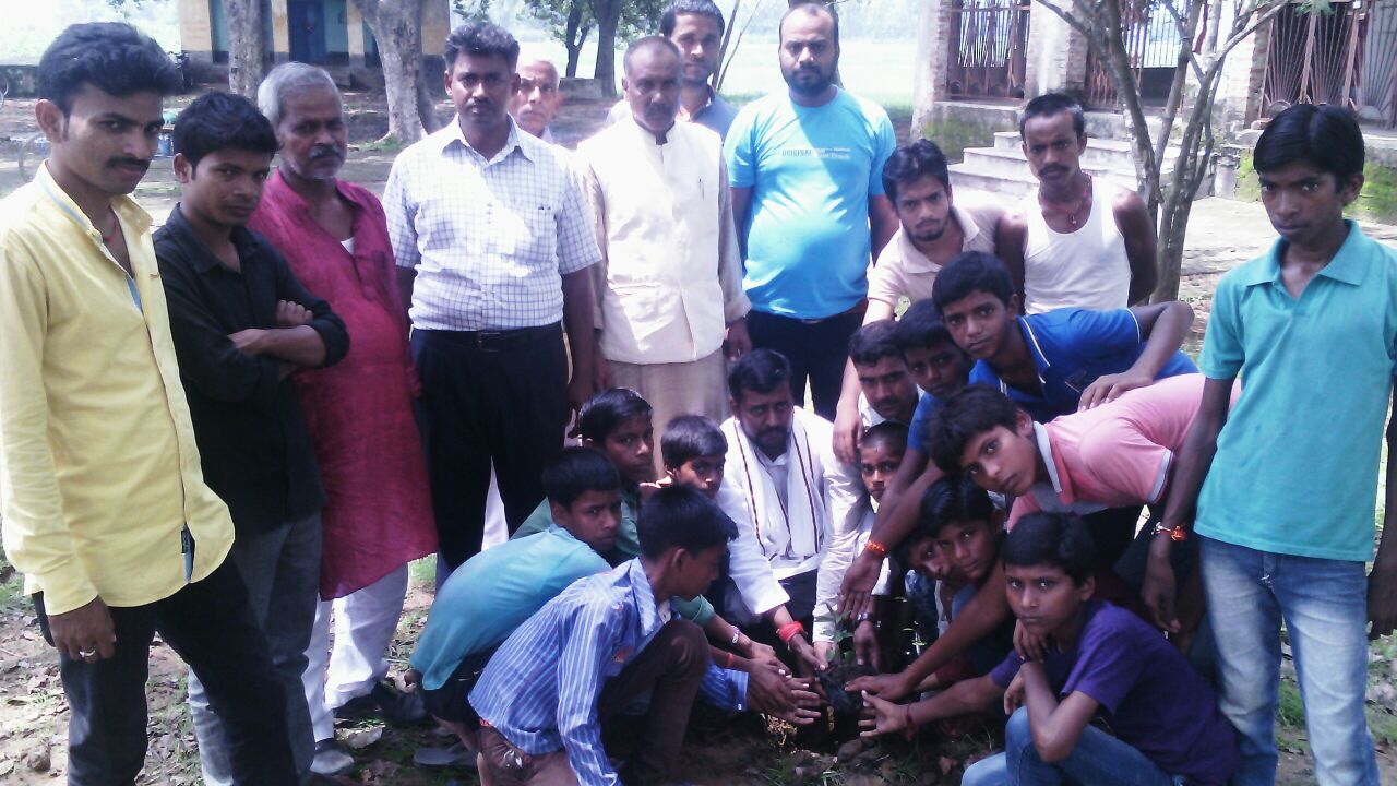  दस हज़ार वृक्ष लगाने का लक्ष्य 