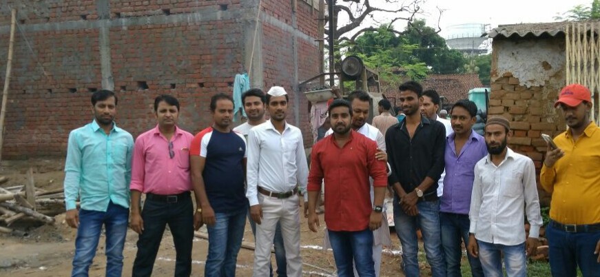  इंकलाब युवा कमिटी  ने फहराया तिरंगा