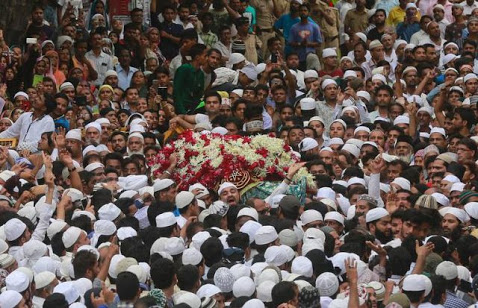 ​सुपुर्दे-ए-खाक किए गए पीर सूफी सैयद शाह एजाज अहमद कादरी 