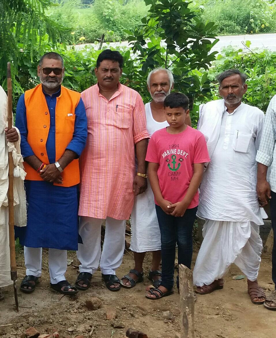  घर जा शोकाकुल परिवार को बंधाया ढाढस