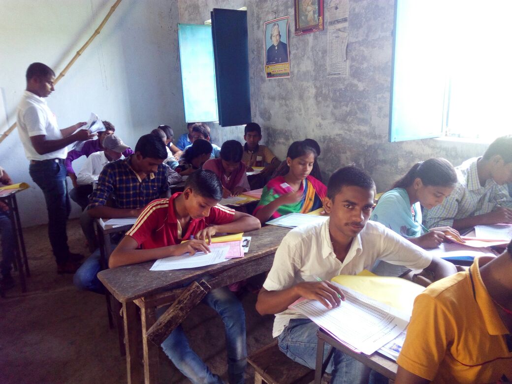 प्रतियोगिता से बच्चों मे शिक्षा के प्रति बढता है रुचि