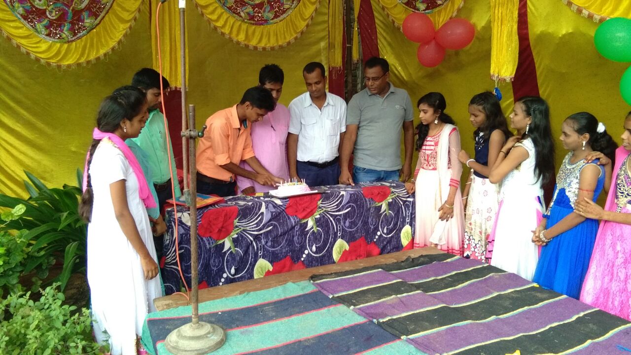 कोचिंग संस्थान में मनाया गया शिक्षक दिवस।