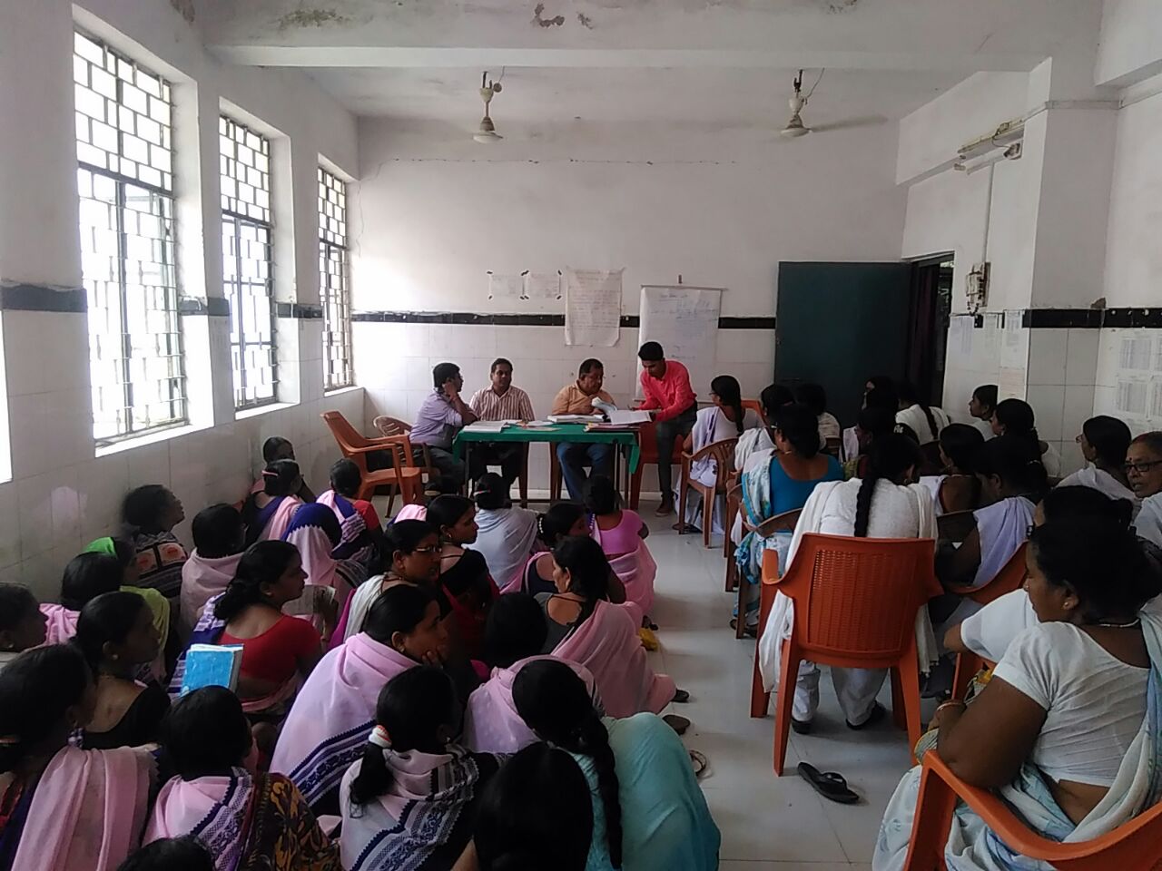 ए०इ०एस० रोगियों की खोज करें आशा व ए०एन०एम.-अरविन्द