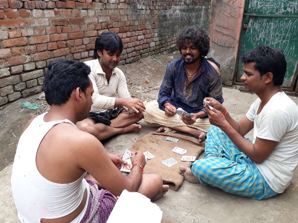 मास्टर साहब की पहली सीन ओबरा में पूरी की गई