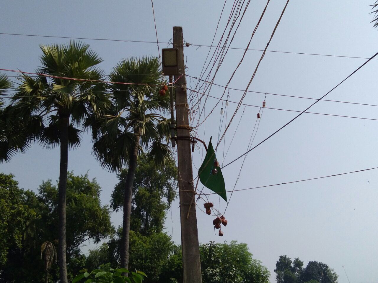 शोभा की वस्तु बनकर रह गए हैं शहर के अधिकांश LED लाइट