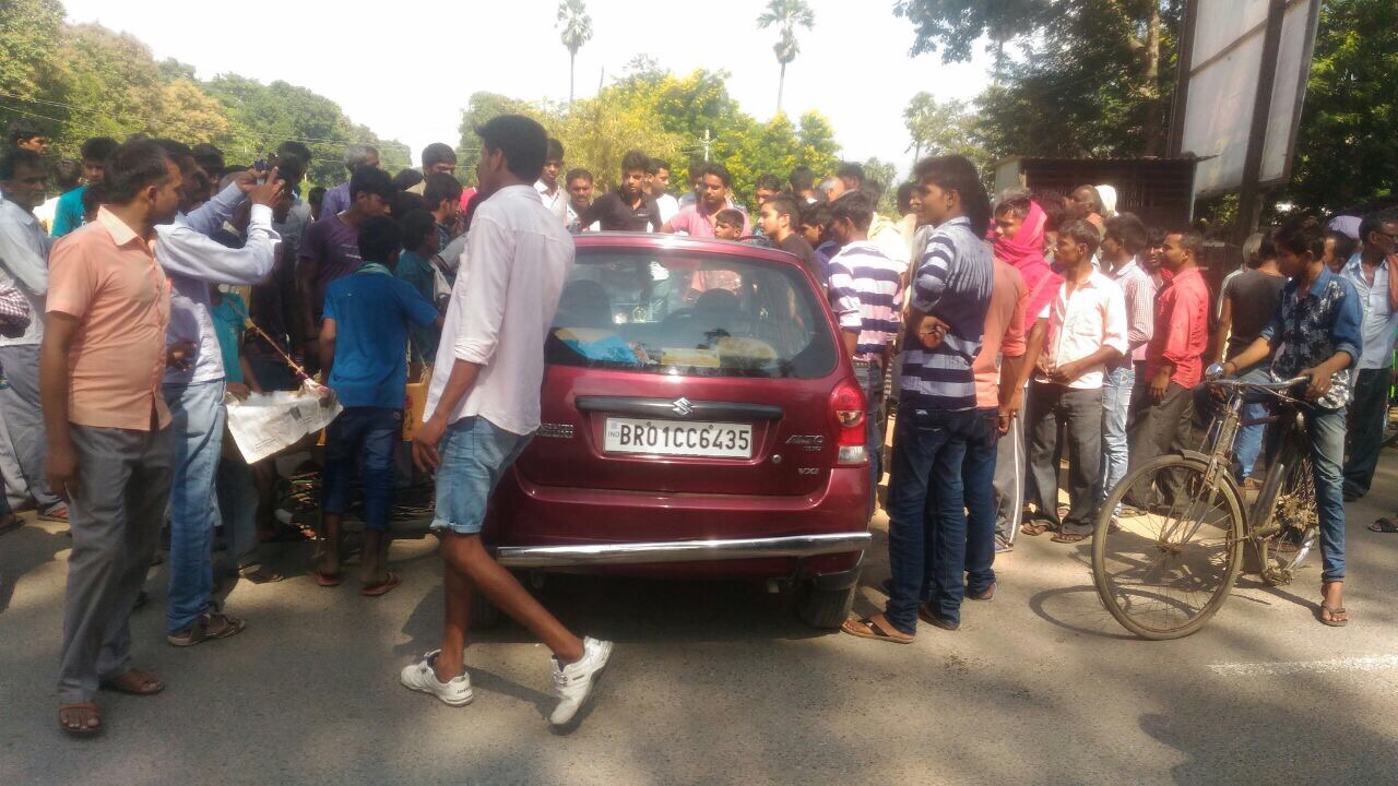 अल्टो ने साइकल सवार को मारी टक्कर, दो घायल