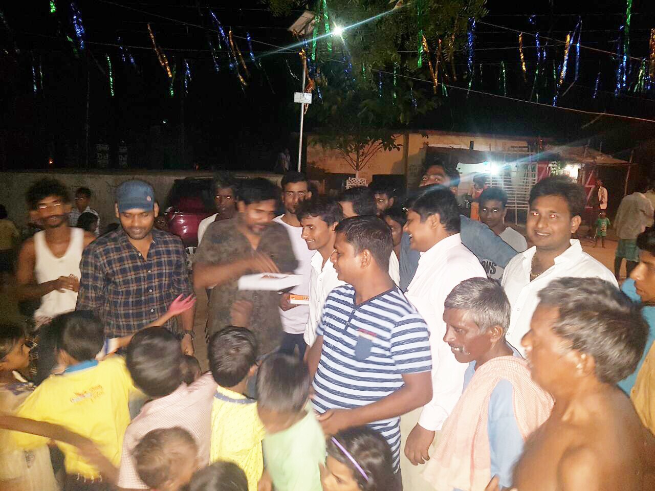 ज़रा हटके दिखी युवा राजद की दिवाली