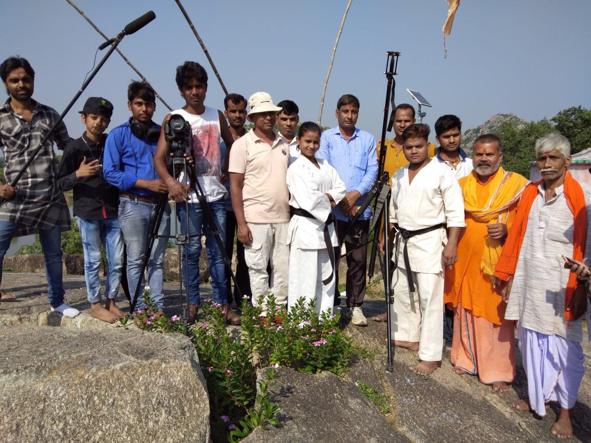 कराटेबाज़ सुरभी पर निर्माणाधीन फ़िल्म समाज में लाएगी बदलाव