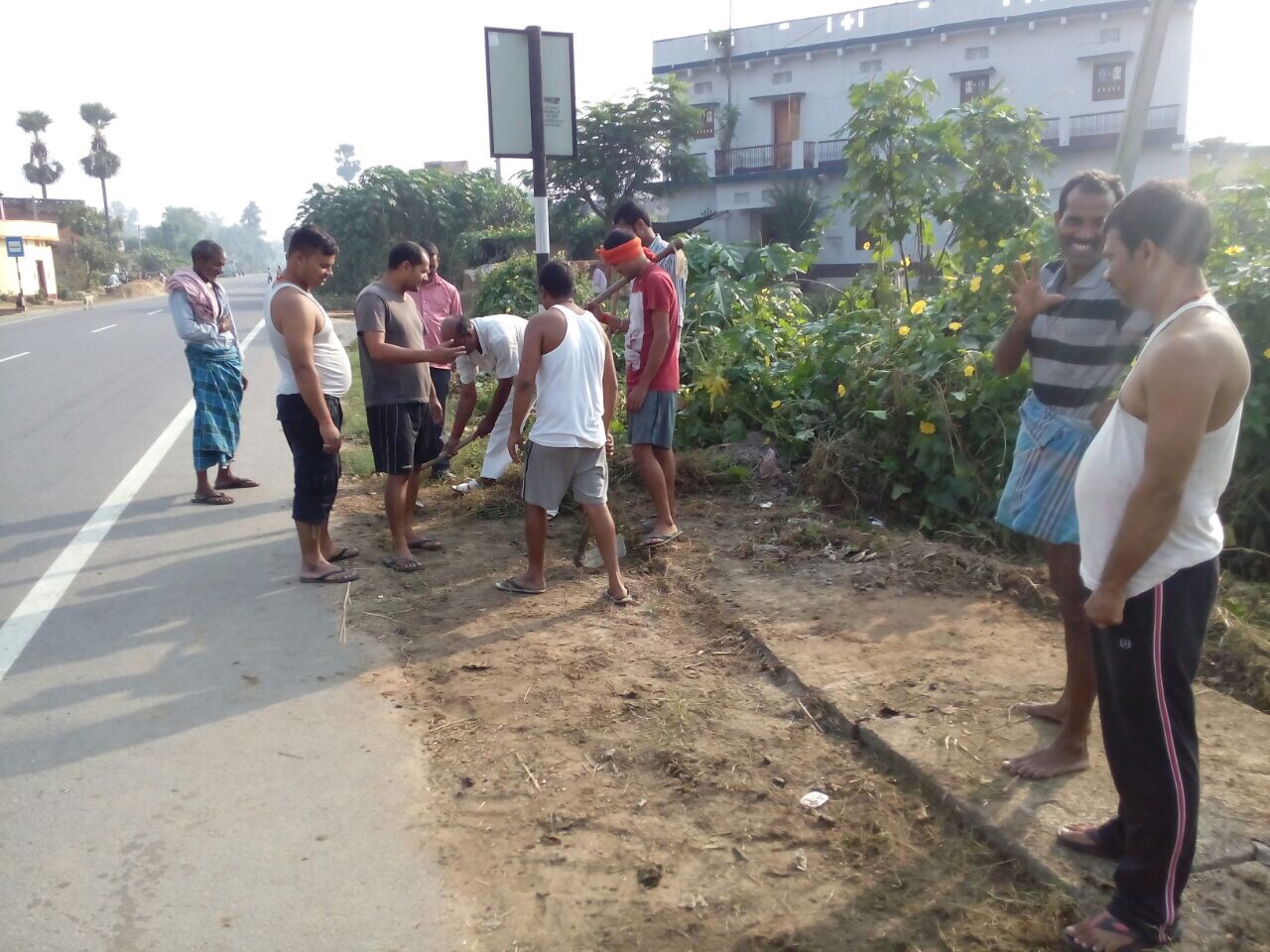 अकबरपुर में ग्रामीणों ने चलाया सफ़ाई अभियान