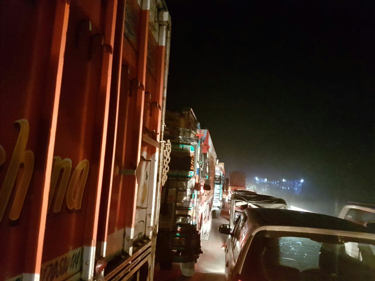 सिपहां से अकबरपुर तक जाम से लोग बेहाल