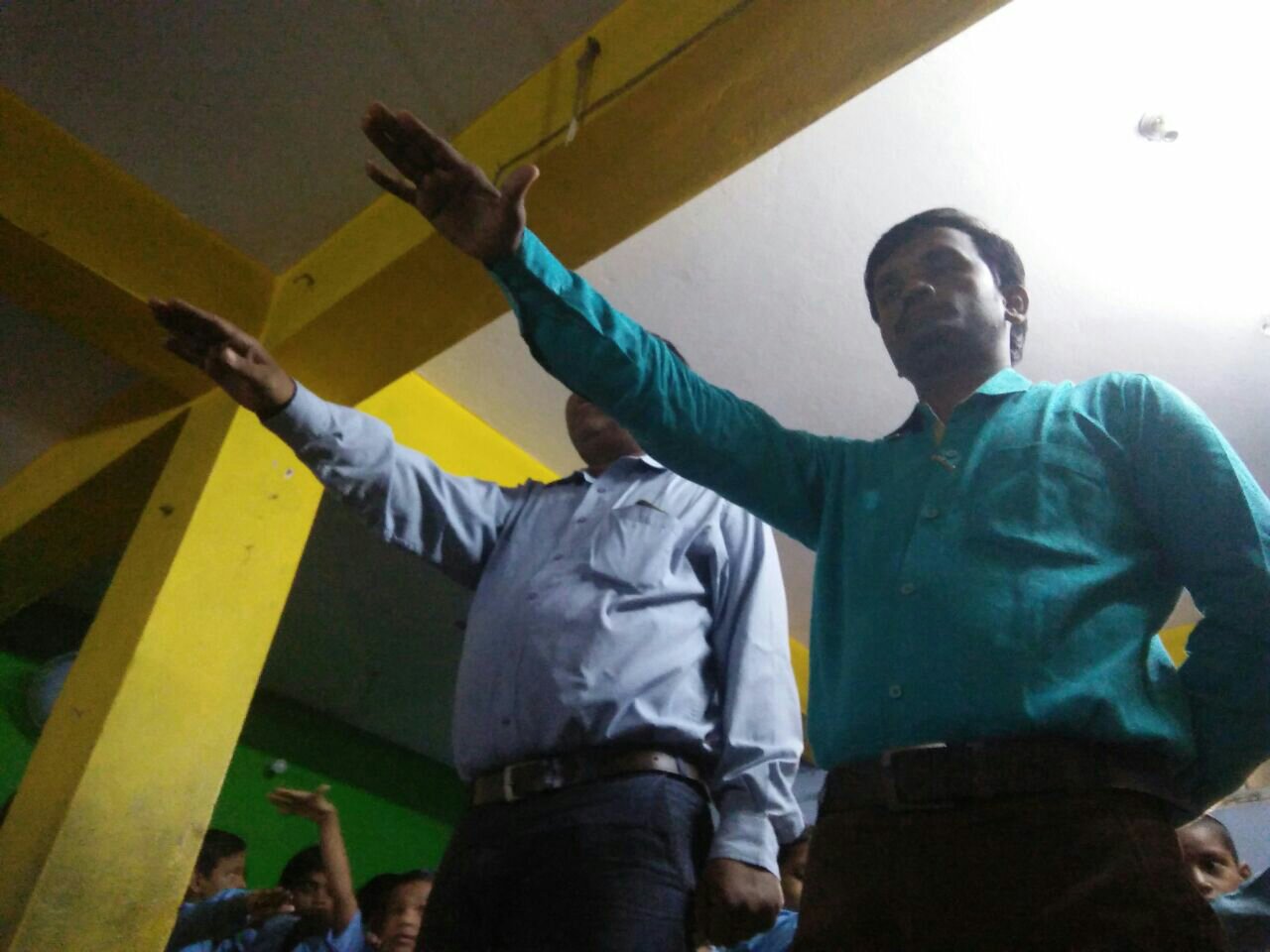 चाइना की वस्तुओं के बहिष्कार के लिए दिलाई गई शपथ