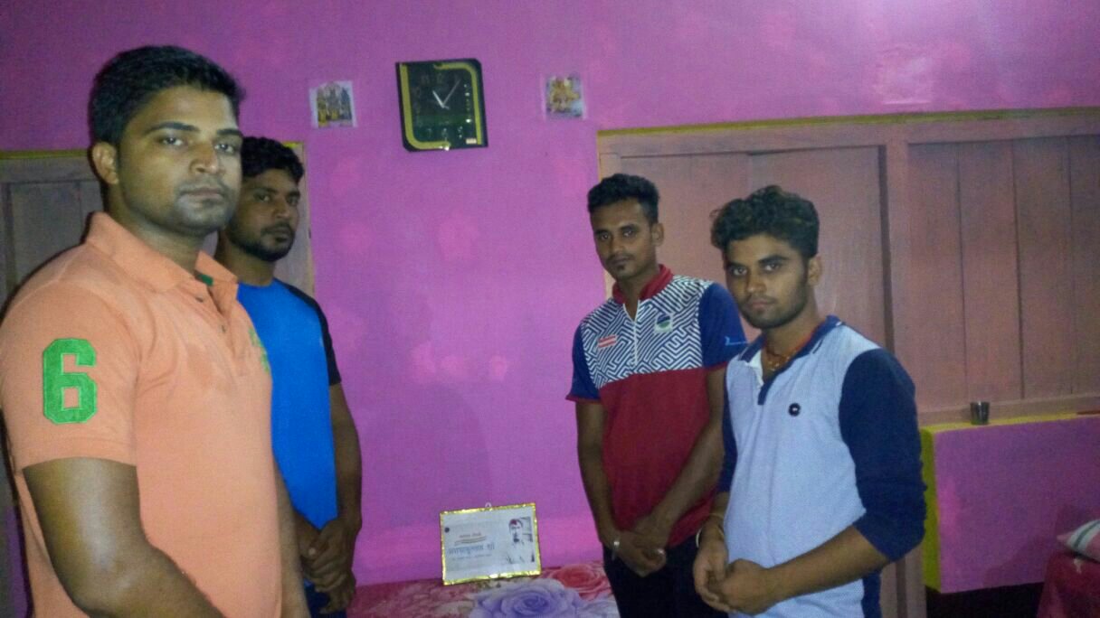 स्वामी विवेकानंद राष्ट्रीय युवा मंच के द्वारा अशफाकउल्ला खां को किया गया याद